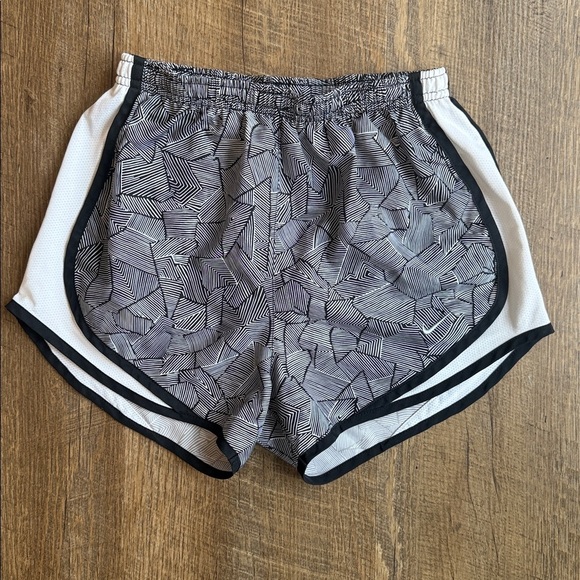 Nike Pants - Nike Dri-Fit Women’s Lined Athletic Shorts Black White Geometric Striped XS